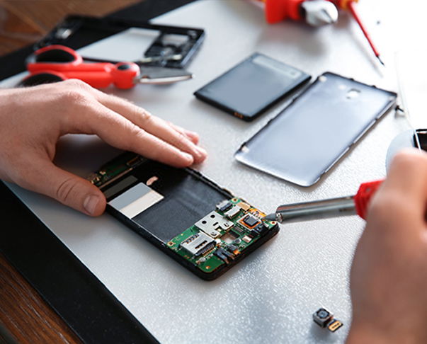 how much does a phone screen repair cost in Dubai?