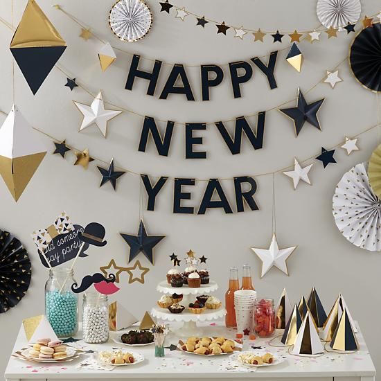 How to decorate your house for the New Year's Eve party?