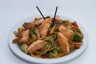 Yakisoba de Salmão