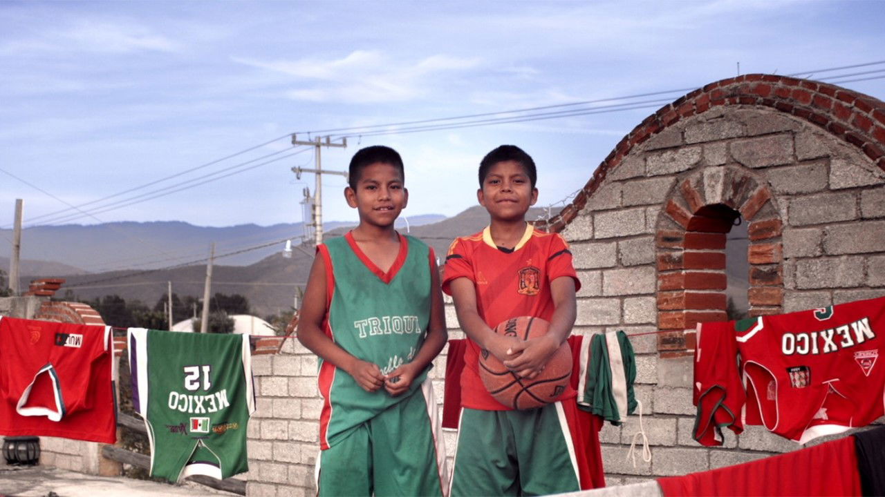 Documental "Gigantes Descalzos" Solo En Vix-Cine Y TV Gratis