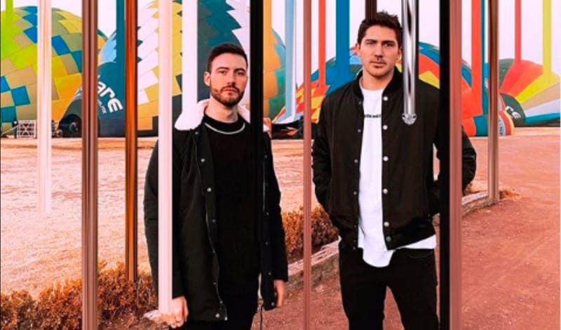 Tom & Collins Presentan Su Disquera "Terms & Conditions"