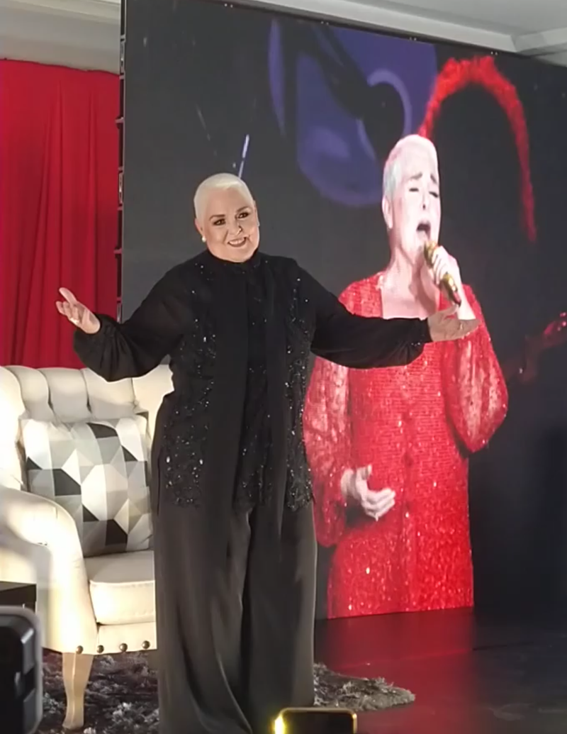 Lupita D´Alessio: GRACIAS Tour