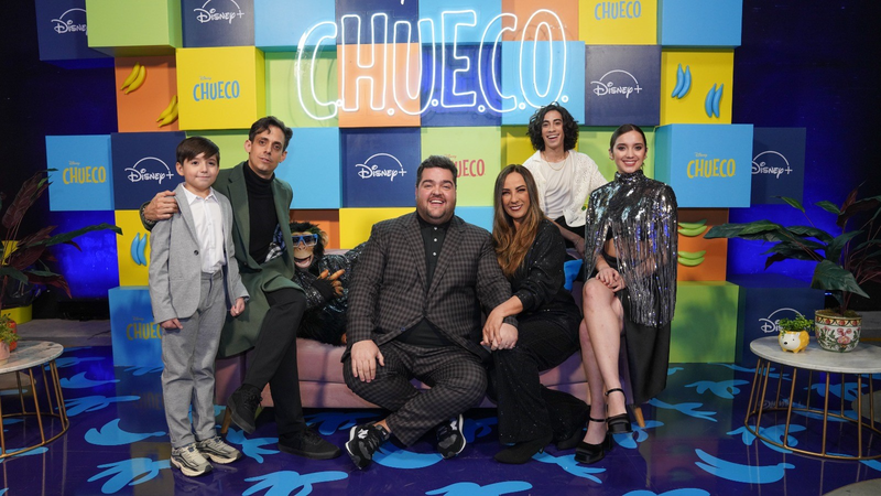 Ya Esta Disponible En Disney+ C.H.U.E.C.O La Nueva Sitcom Original Protagonizada Por Dario Barassi Y Consuelo Duval