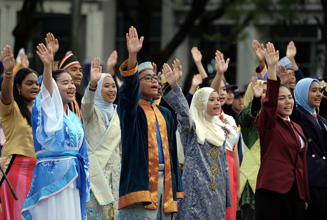 Contoh Karangan 7: Perpaduan Kaum