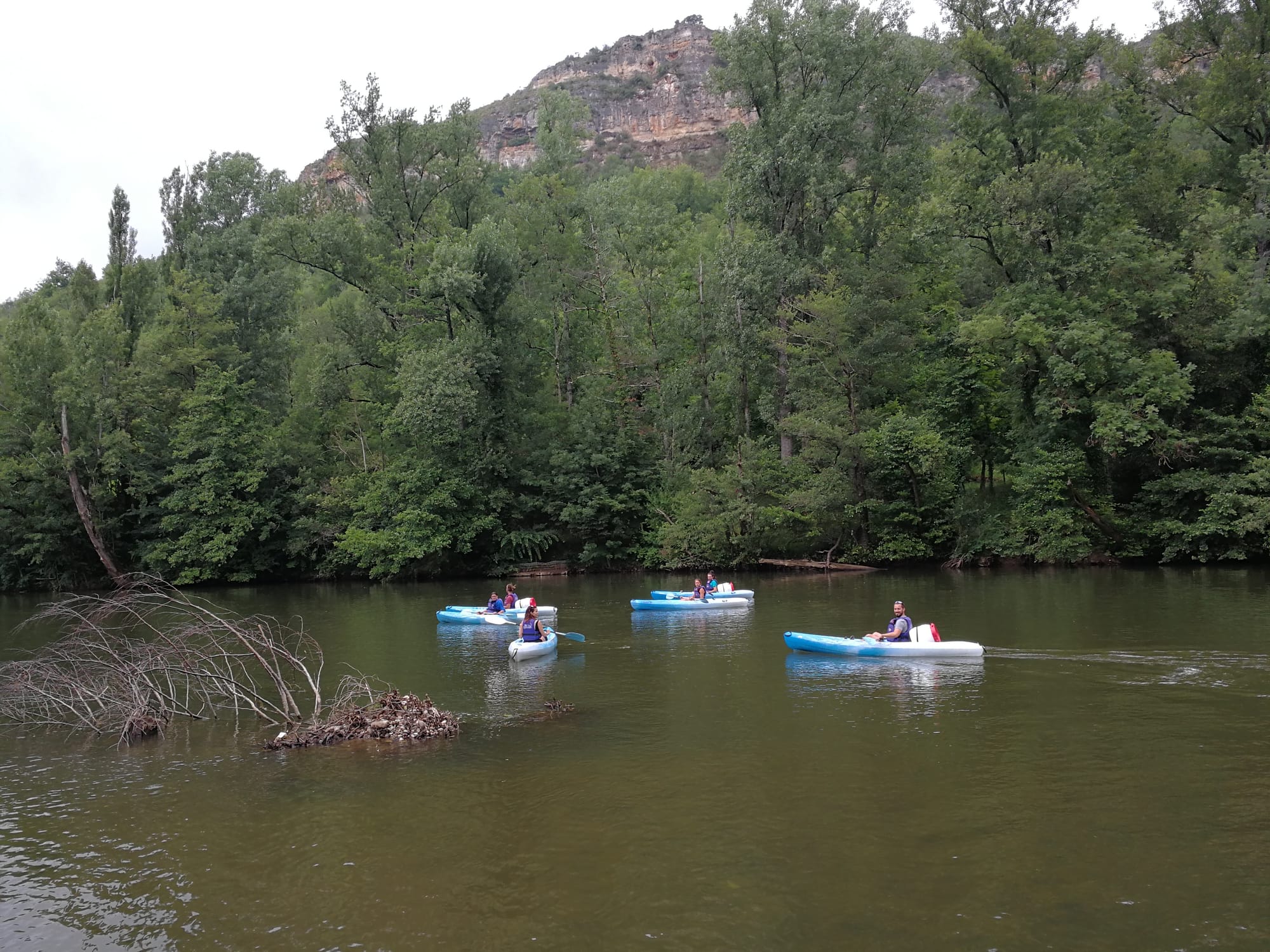 Descente de la rivière Aveyron chez Kayman Canoes