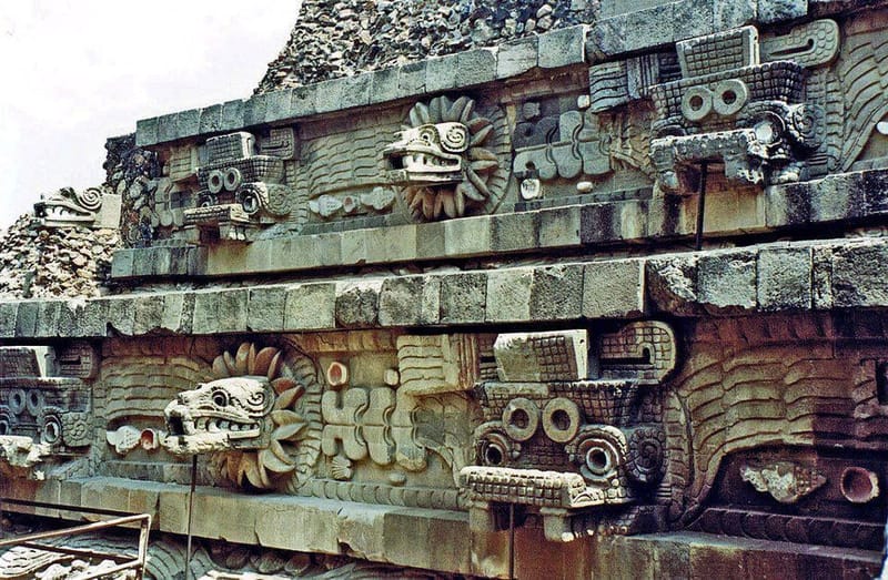 PIRÁMIDE DE QUETZALCOATL