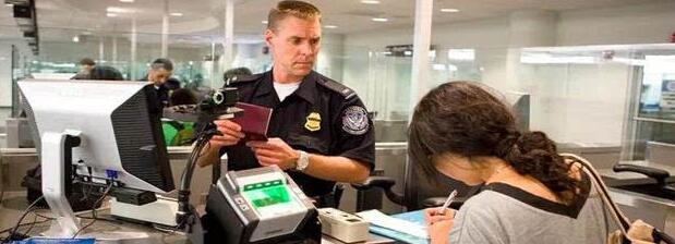 申请美国签证时，必须提交5年内社交媒体账号！