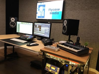 En Flycase Media seguimos trabajando / In Flycase Media we still working