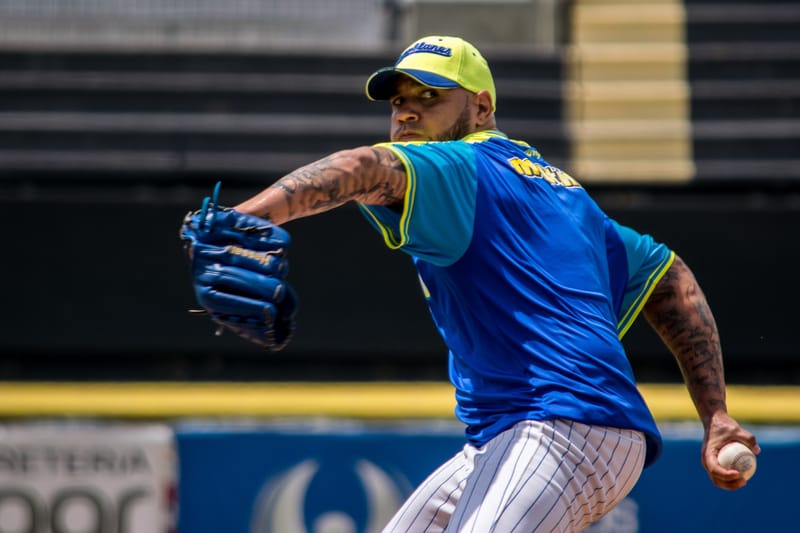 como lanzar la pelota