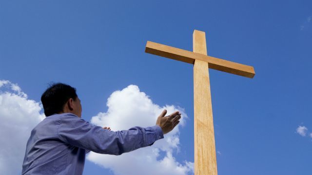 Con respecto al retorno del Señor, la Biblia recoge claramente: “Pero de aquel día o de aquella hora nadie sabe, ni siquiera los ángeles en el cielo, ni el Hijo, sino sólo el Padre” (Marcos 13:32). Si estáis diciendo que el Señor Jesús ya ha vuelto, ¿cómo lo sabríais?