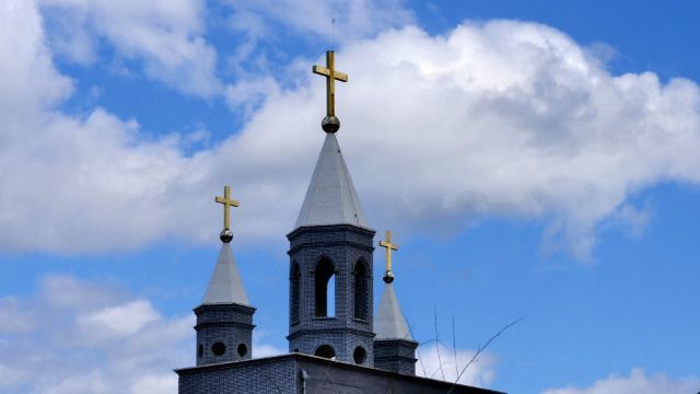 Devocionales Cristianos | En la Biblia se dice: “Este mismo Jesús […], vendrá de la misma manera, tal como le habéis visto ir al cielo”. Cuando el Señor vuelva, será con Él cabalgando sobre una nube blanca, ¿por qué se haría Él carne?