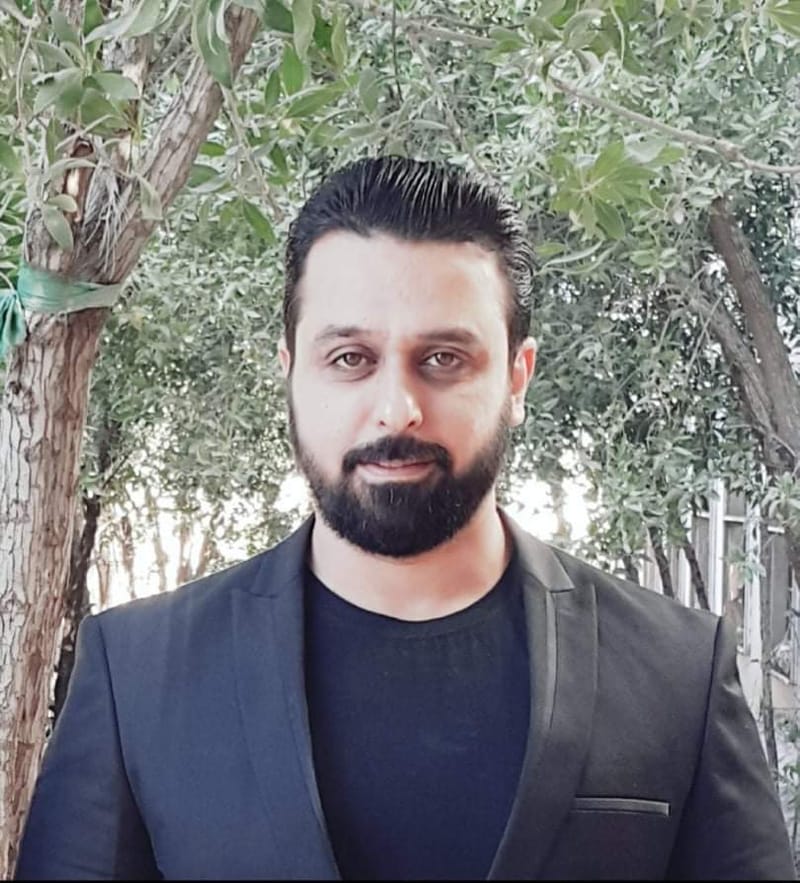 قصة قصيرة ( الغرق في كرسي مجاور ) بقلم الشاعر : يقظان علوان السيد حمد