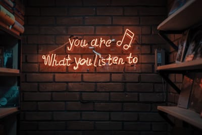 ¿Quién eres? image