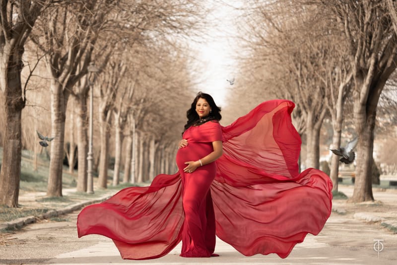 CETTE SÉANCE PHOTO EN EXTÉRIEUR EST BIEN PLUS QU'UN SIMPLE SOUVENIR DE GROSSESSE