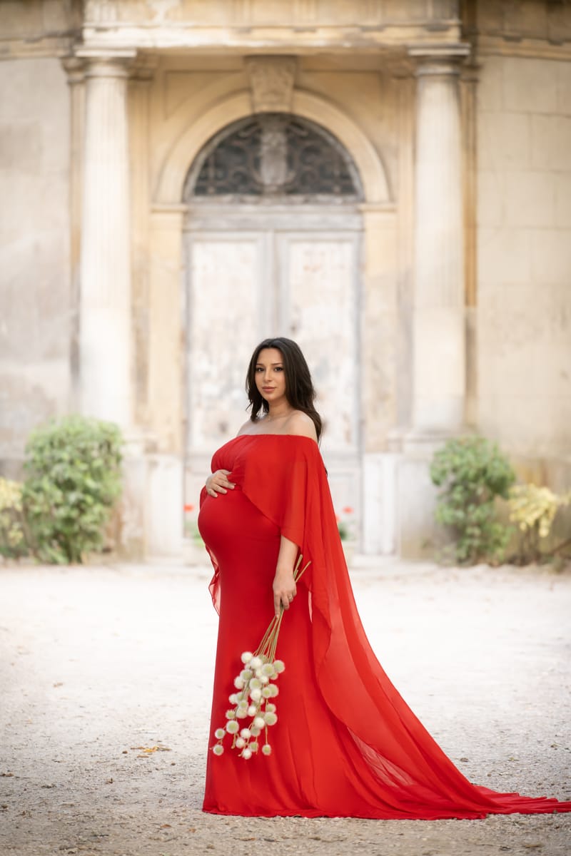 CETTE SÉANCE PHOTO EN EXTÉRIEUR EST BIEN PLUS QU'UN SIMPLE SOUVENIR DE GROSSESSE