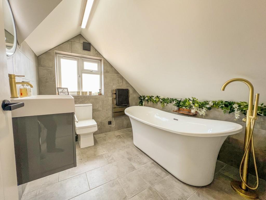 Bungalow loft & rear extension