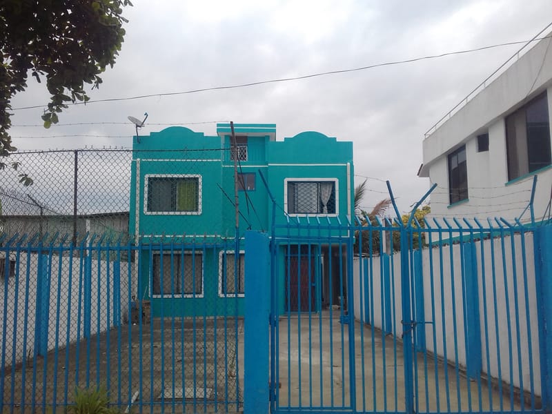 VENDO CASA DE 2 PLANTAS DE HORMIGÓN ARMADO