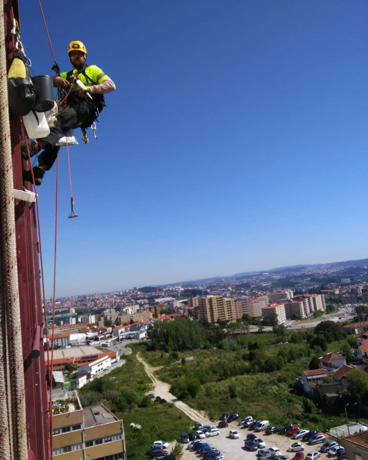 Tie a Knot and hang on - Rope Access Perth