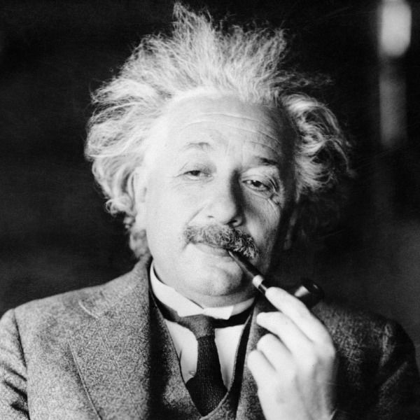 ألبرت أينشتاين