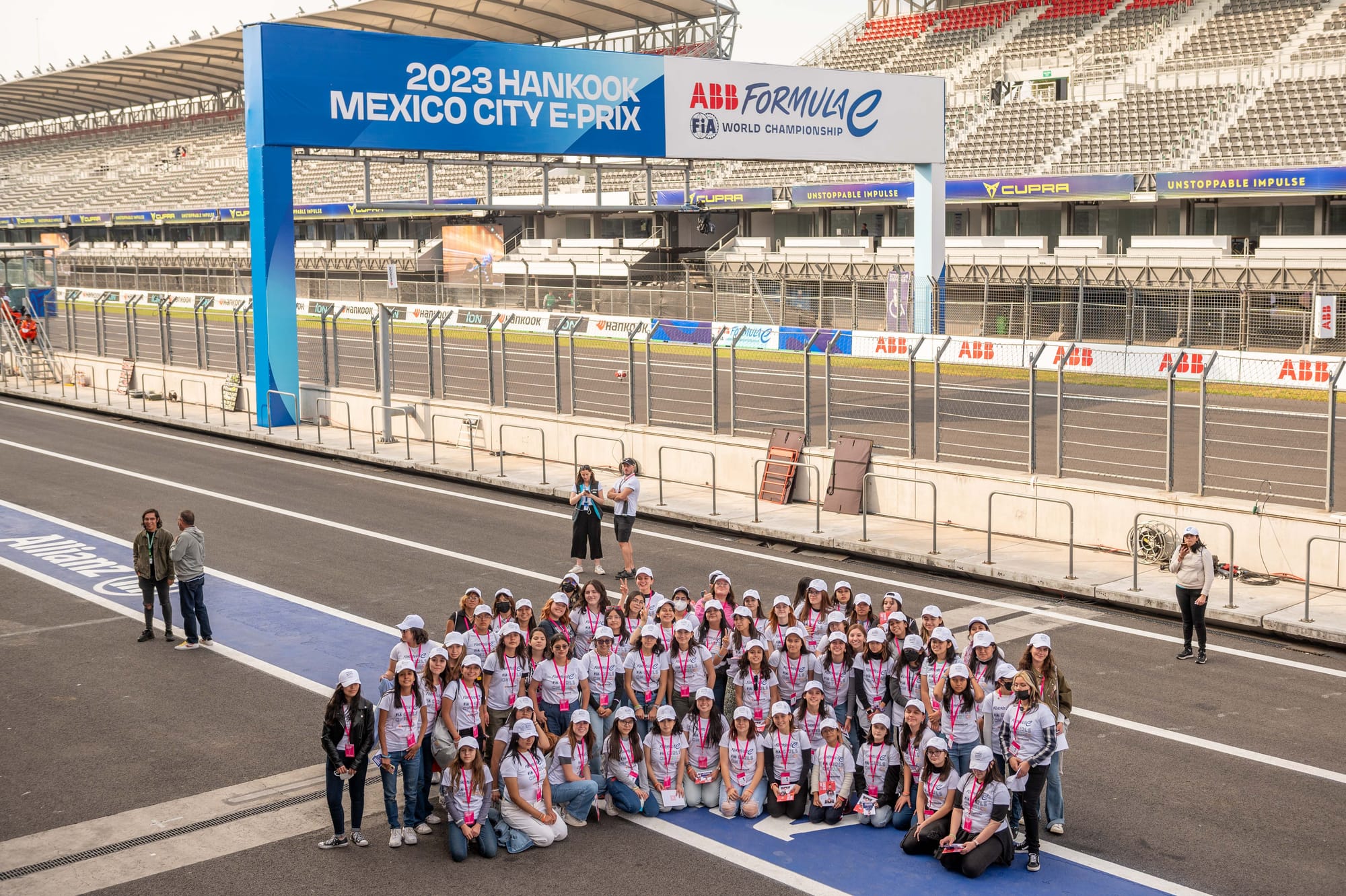 LA FORMULA E AMPLÍA LA INICIATIVA FIA GIRLS ON TRACK A TODAS LAS CARRERAS Y PODIOS LA PRÓXIMA TEMPORADA