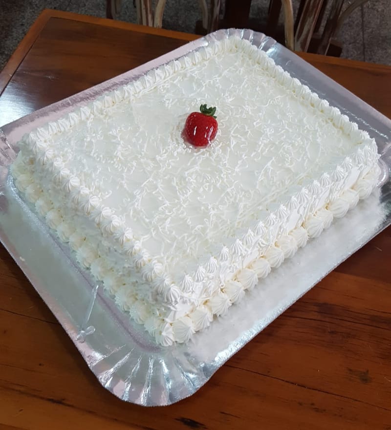 Torta Doce Leite com Abacaxi