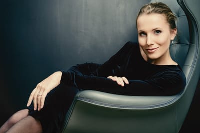 The Key to Aging Beautifully and Naturally Over Time