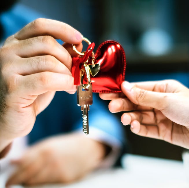 What You Need to Consider When Hiring the Best Locksmith Service Provider