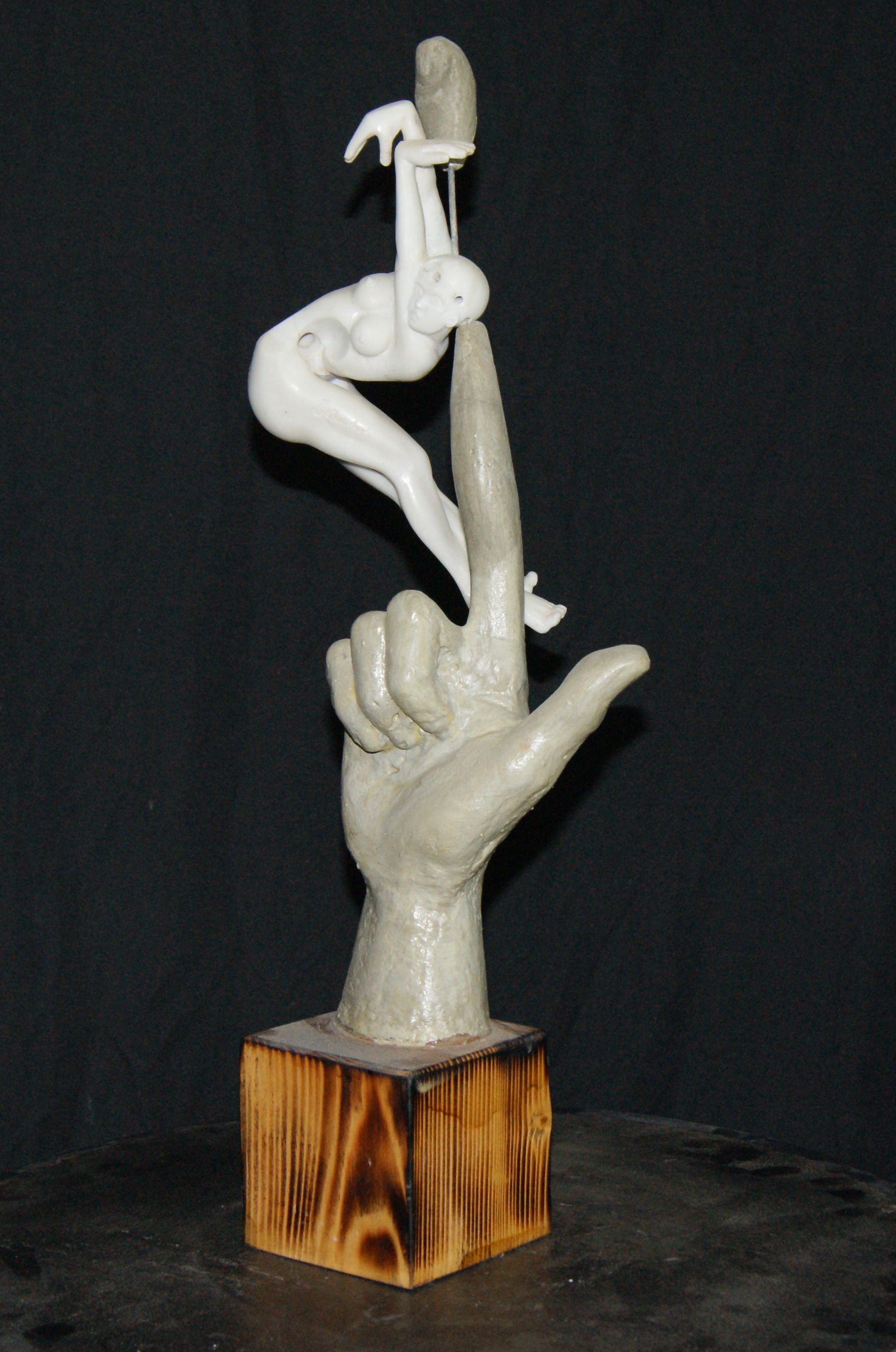 2009.  ''l'omicidio'', b 19x10, h 52, marmo-cementoarmato