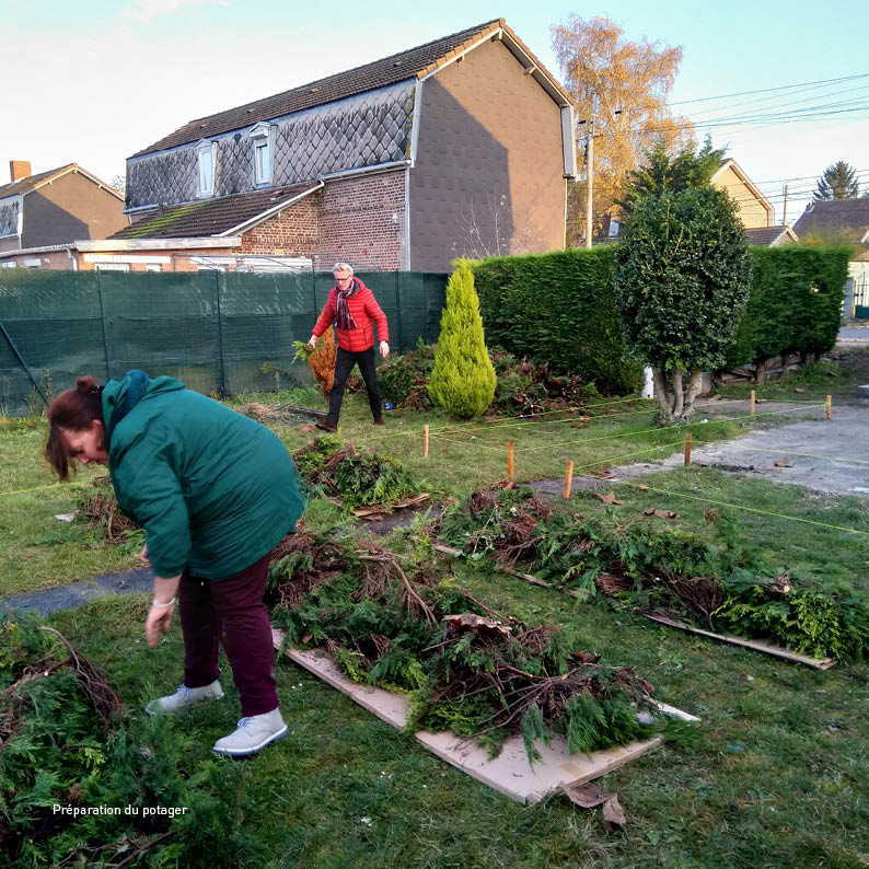 Aménagement du jardin de la Maison du projet dans la cité des Genettes