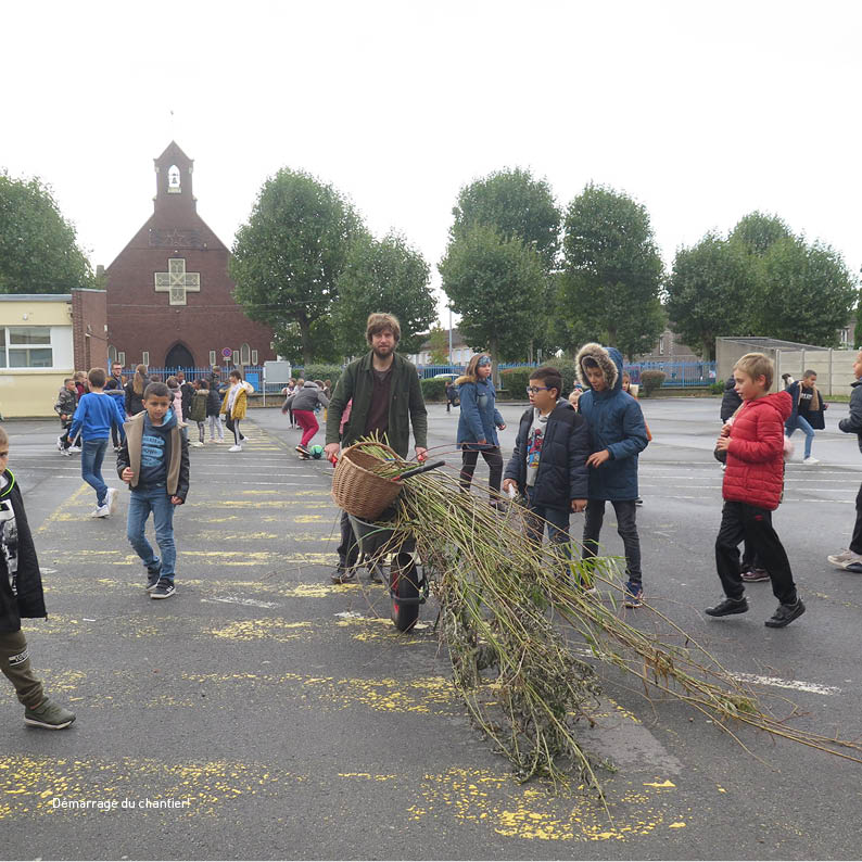 Aménagement artistique des espaces verts de l'école Curie à Harnes