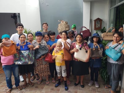 Entrega de Carteras por el "Día de la Mujer"