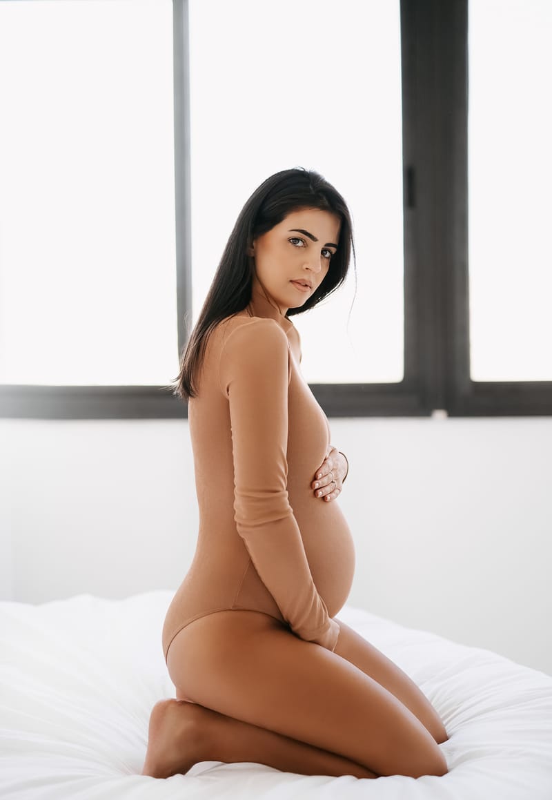 הריון בסטודיו\ בית הלקוח