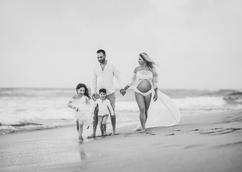 צילומי משפחה בים | צילומי הריון בים | צילומי גיל שנה בים