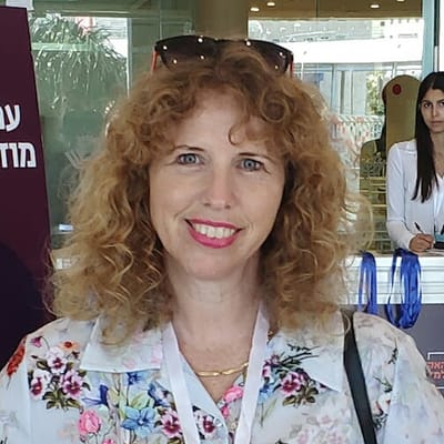 מי אני? image
