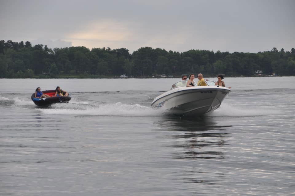 Boating Etiquette - Making the right waves