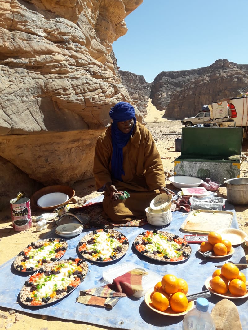 الوجبات اليومية لسائح تقليدية وعصرية