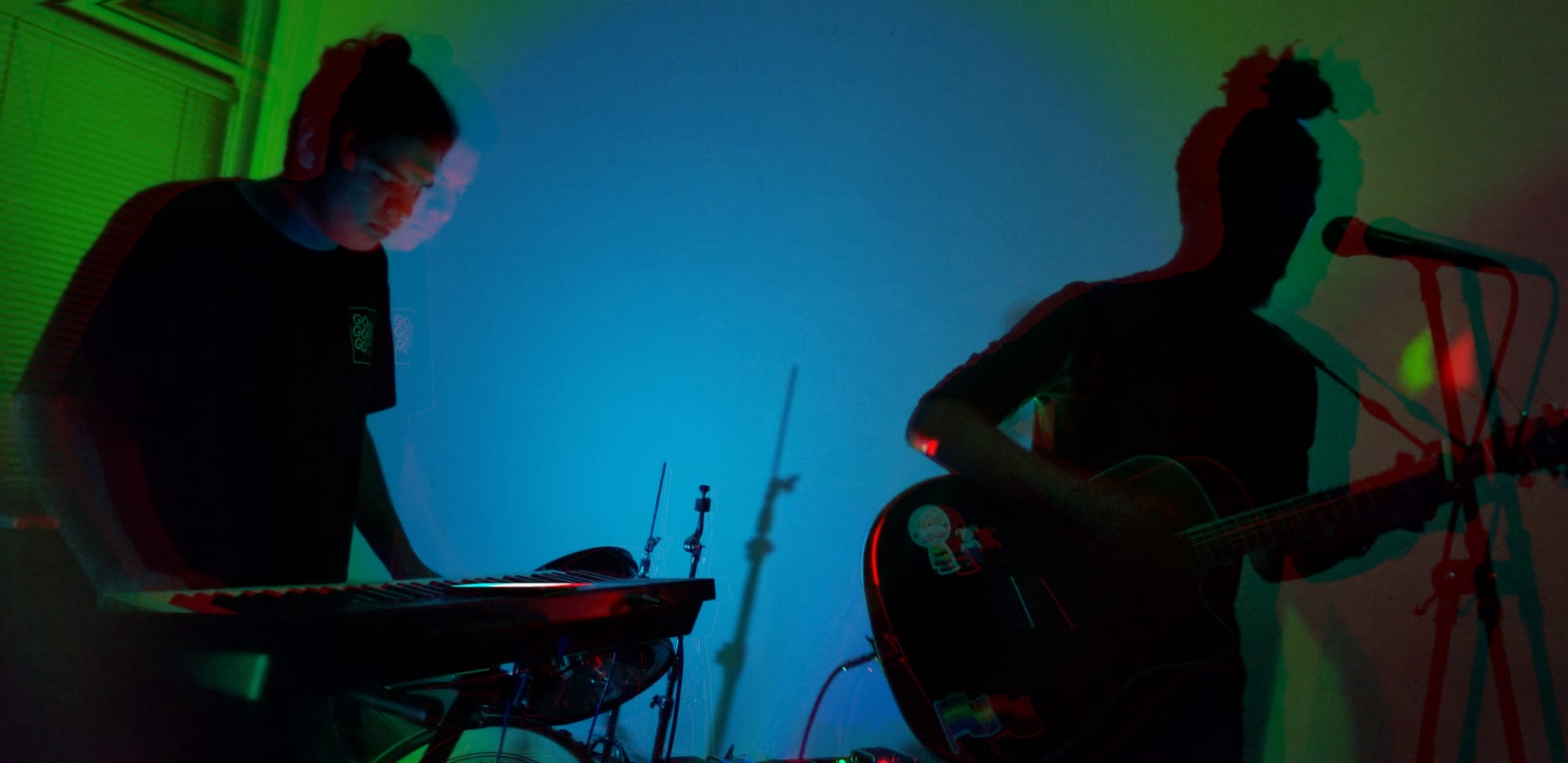 D_colonization performing underground show