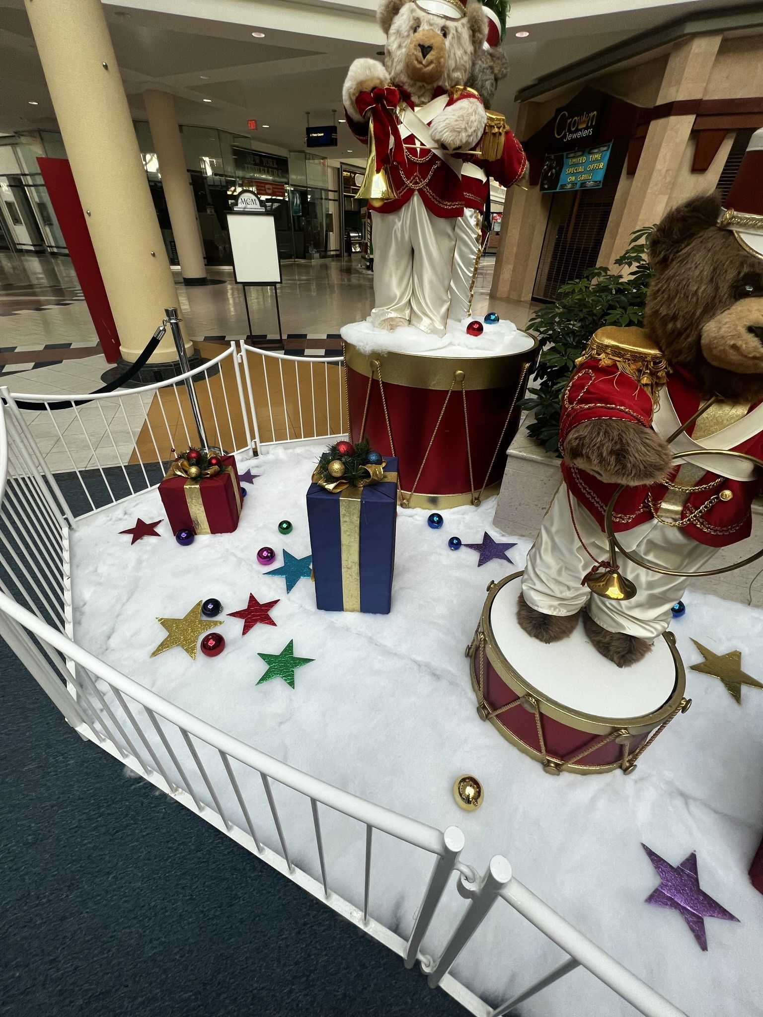 Military Circle Mall