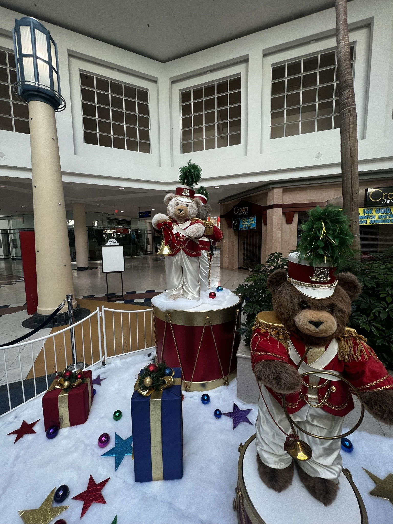 Military Circle Mall