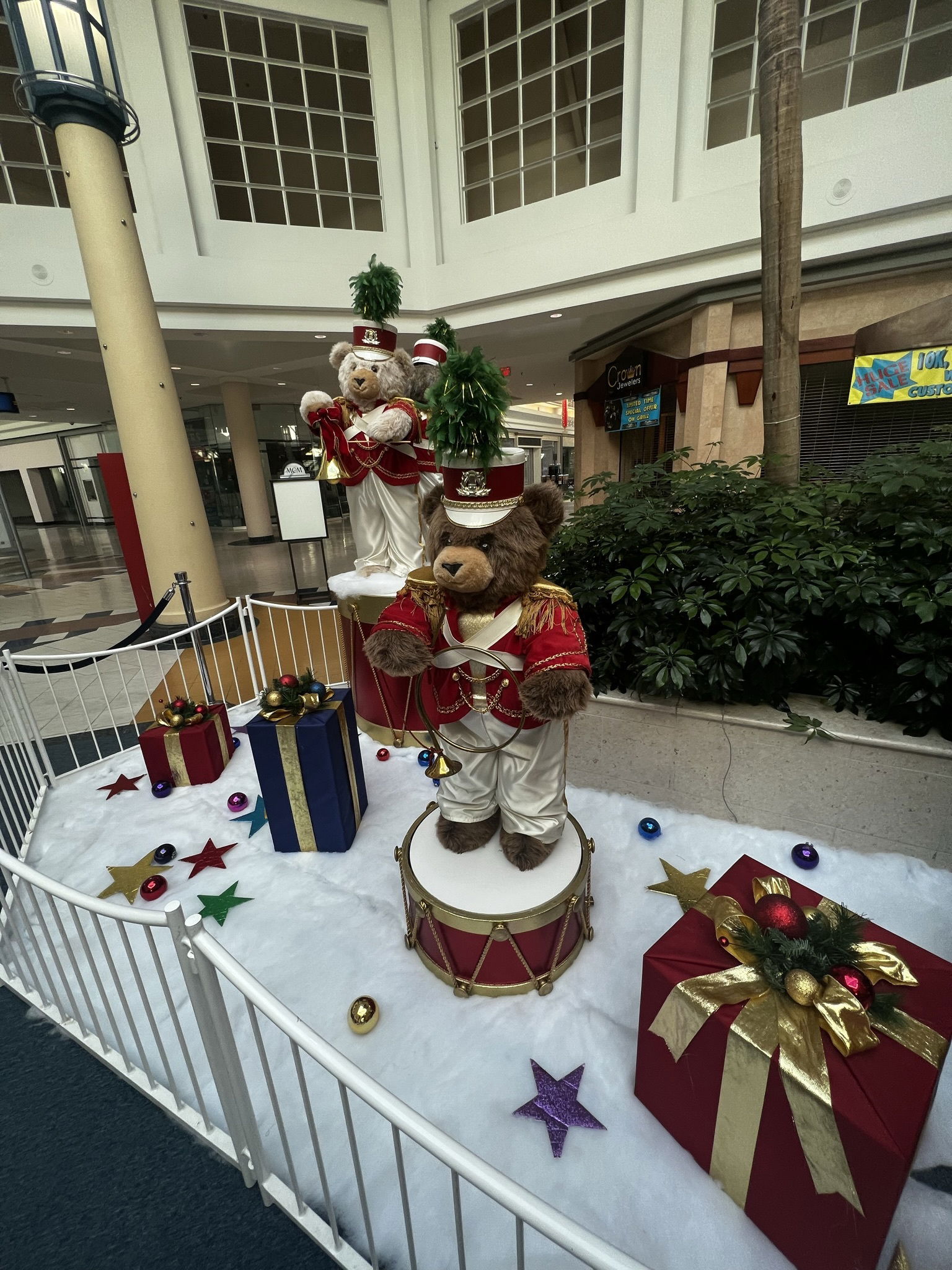 Military Circle Mall