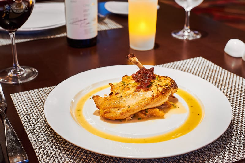 Trabajo realizado en conjunto con varios restaurantes para la creación de material impreso, menús y publicidad en general!