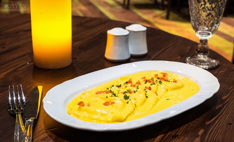 Trabajo realizado en conjunto con varios restaurantes para la creación de material impreso, menús y publicidad en general!