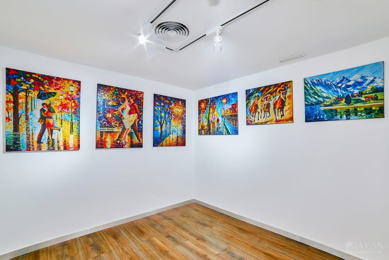 Material de inauguración y publicidad de la Galería de Arte Leonid Afremov
