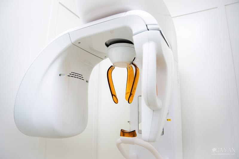 Material publicitario para Clínica Dental EMEDENTE