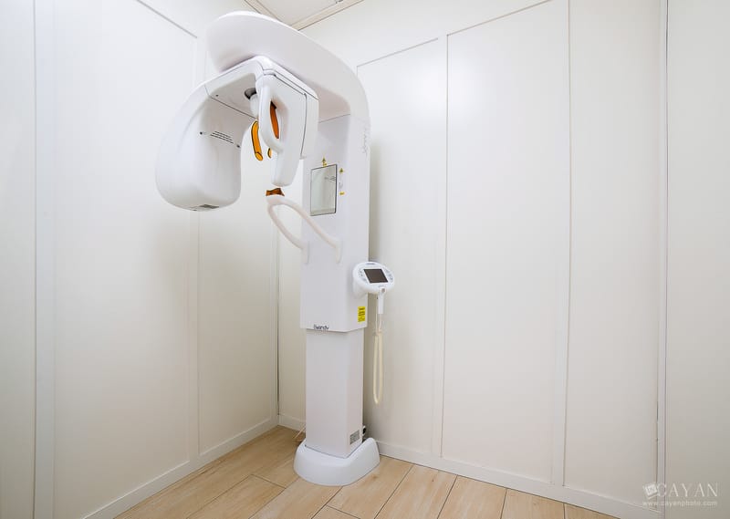 Material publicitario para Clínica Dental EMEDENTE