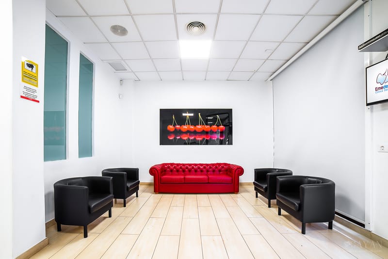 Material publicitario para Clínica Dental EMEDENTE