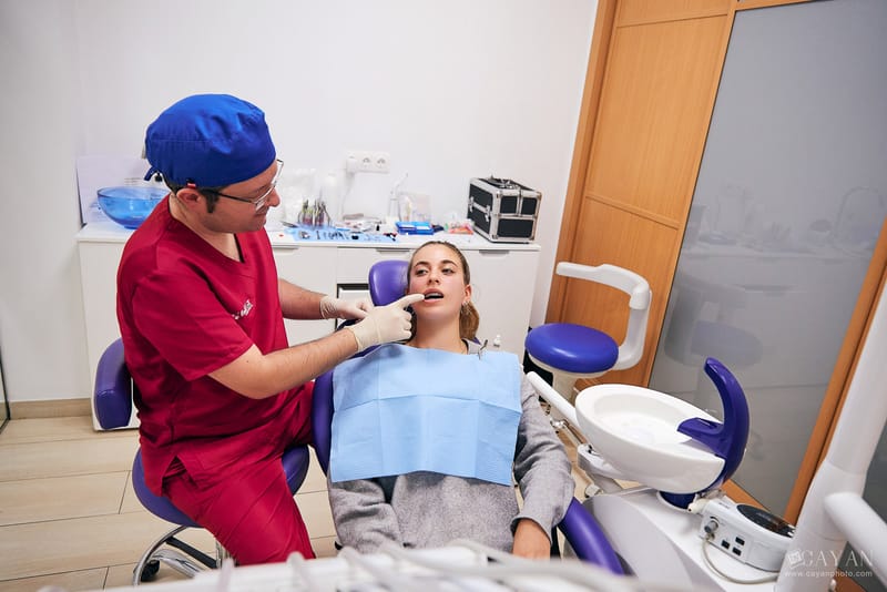 Material publicitario para Clínica Dental EMEDENTE