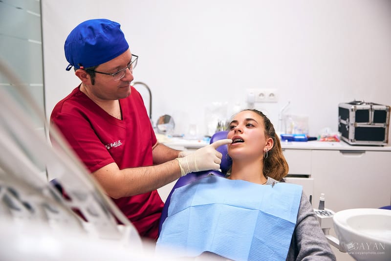 Material publicitario para Clínica Dental EMEDENTE