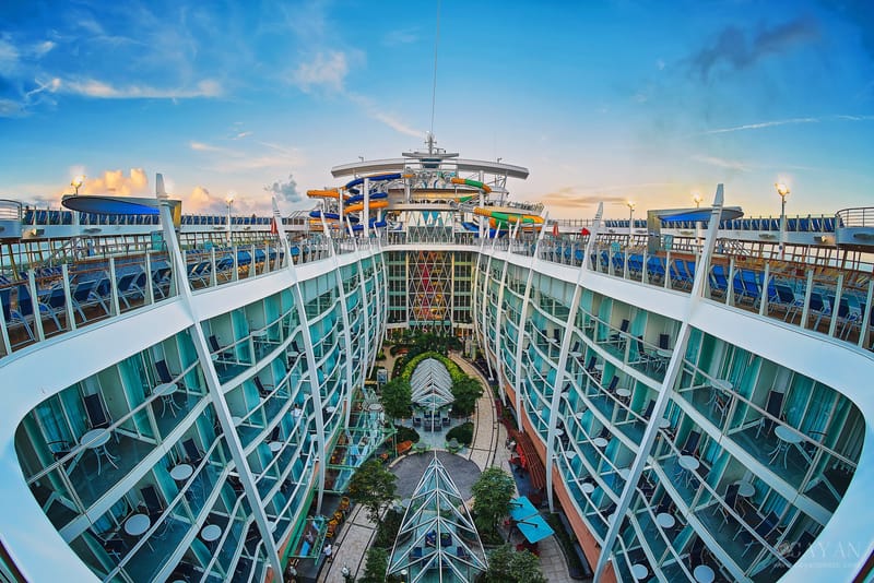 Material publicitario para el crucero Symphony of the Seas