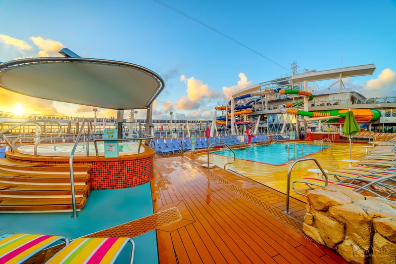 Material publicitario para el crucero Symphony of the Seas